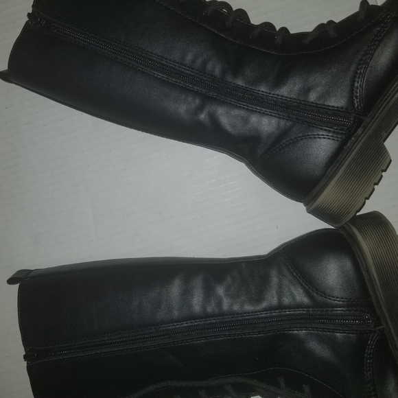 Girls Steve Madden Black Lace-Up Combat Boots - Picture 7 of 11